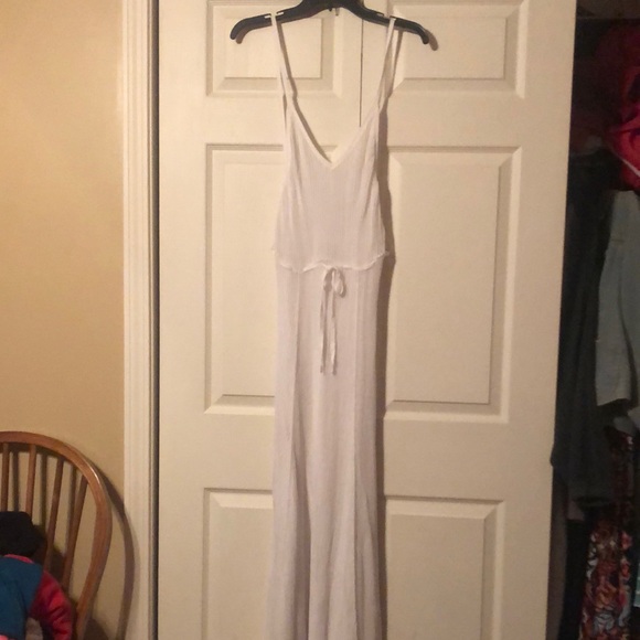 Dresses & Skirts - White Small Crocheted Knit Dress w/Under Dress